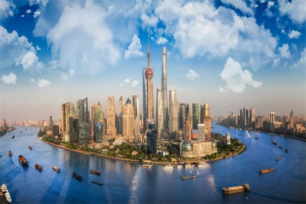 美元低点反弹！多国央行会议信号闪烁 恶性通胀警告大举来袭 人民币中间价上调34基点